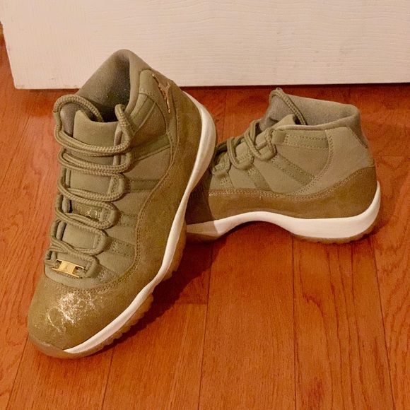 Air Jordan 11 Retro Womens “Olive Lux” - Picture 4 of 5